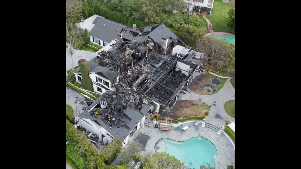 “Inside the Tragic Fire at Cara Delevingne’s $7M Mansion: Beloved Pets Lost, Latest Updates on Cause and Rebuilding Plans”